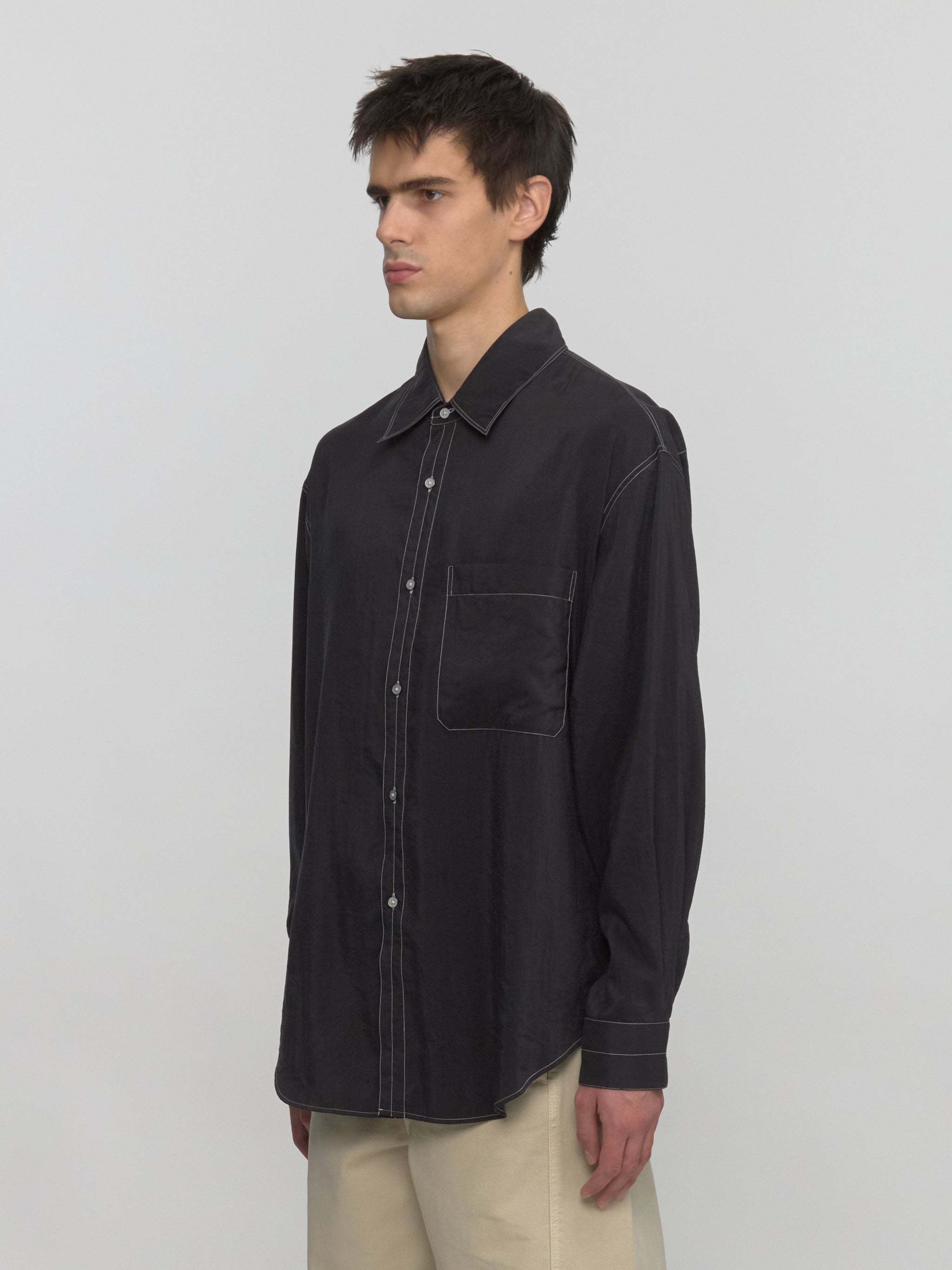 Easy Shirt with Contrasted Stitch in Black