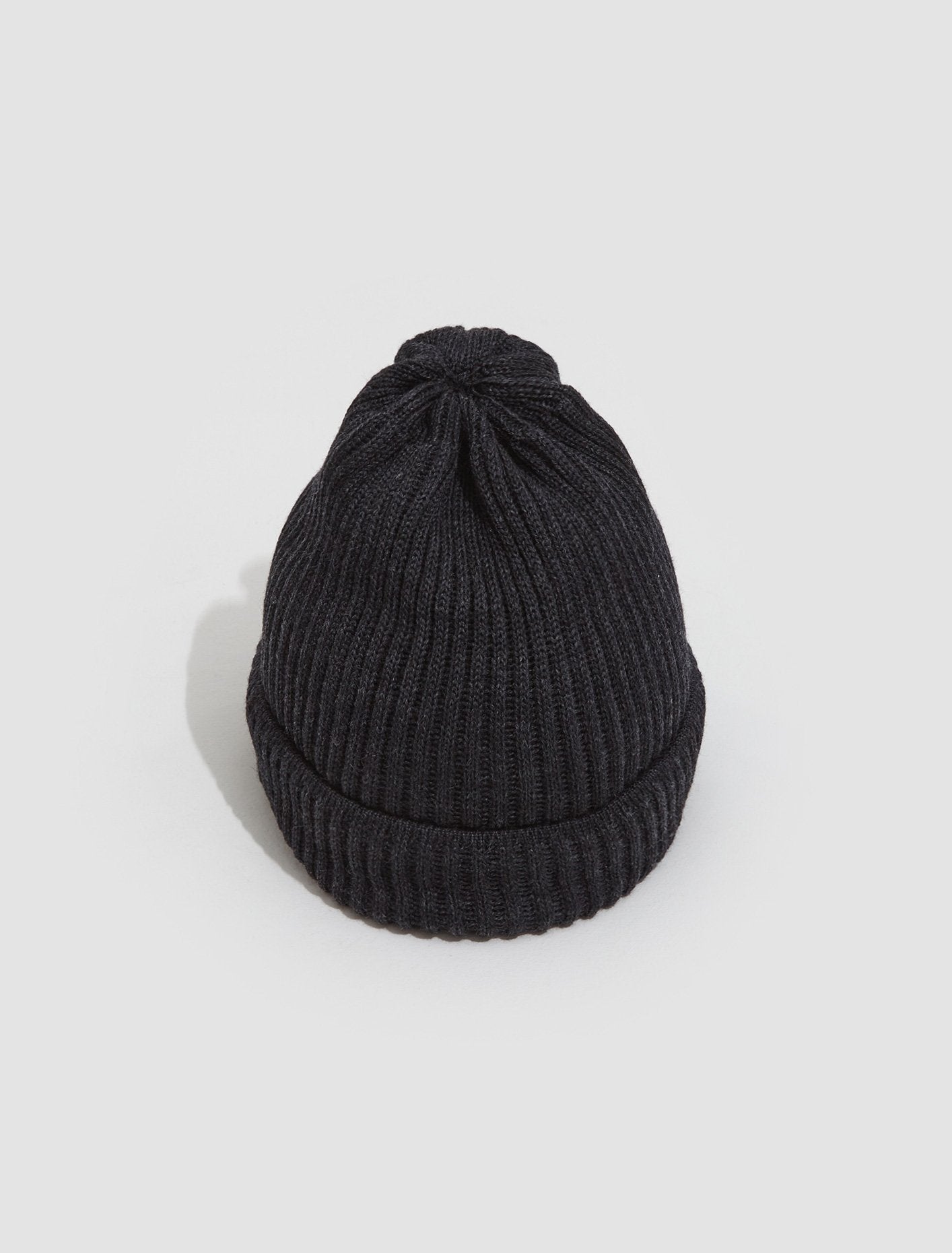 Ribbed Knit Beanie in Anthracite