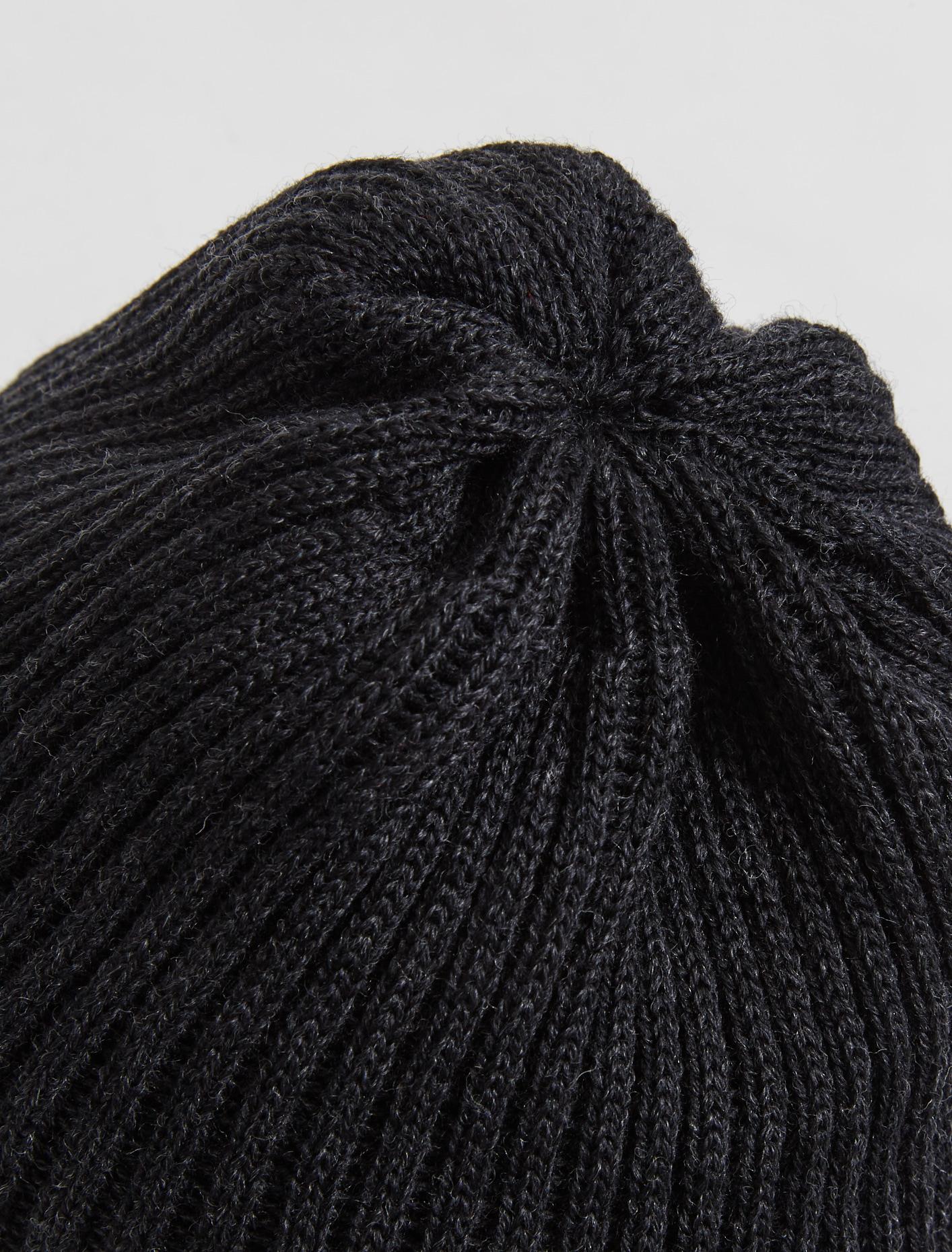 Ribbed Knit Beanie in Anthracite