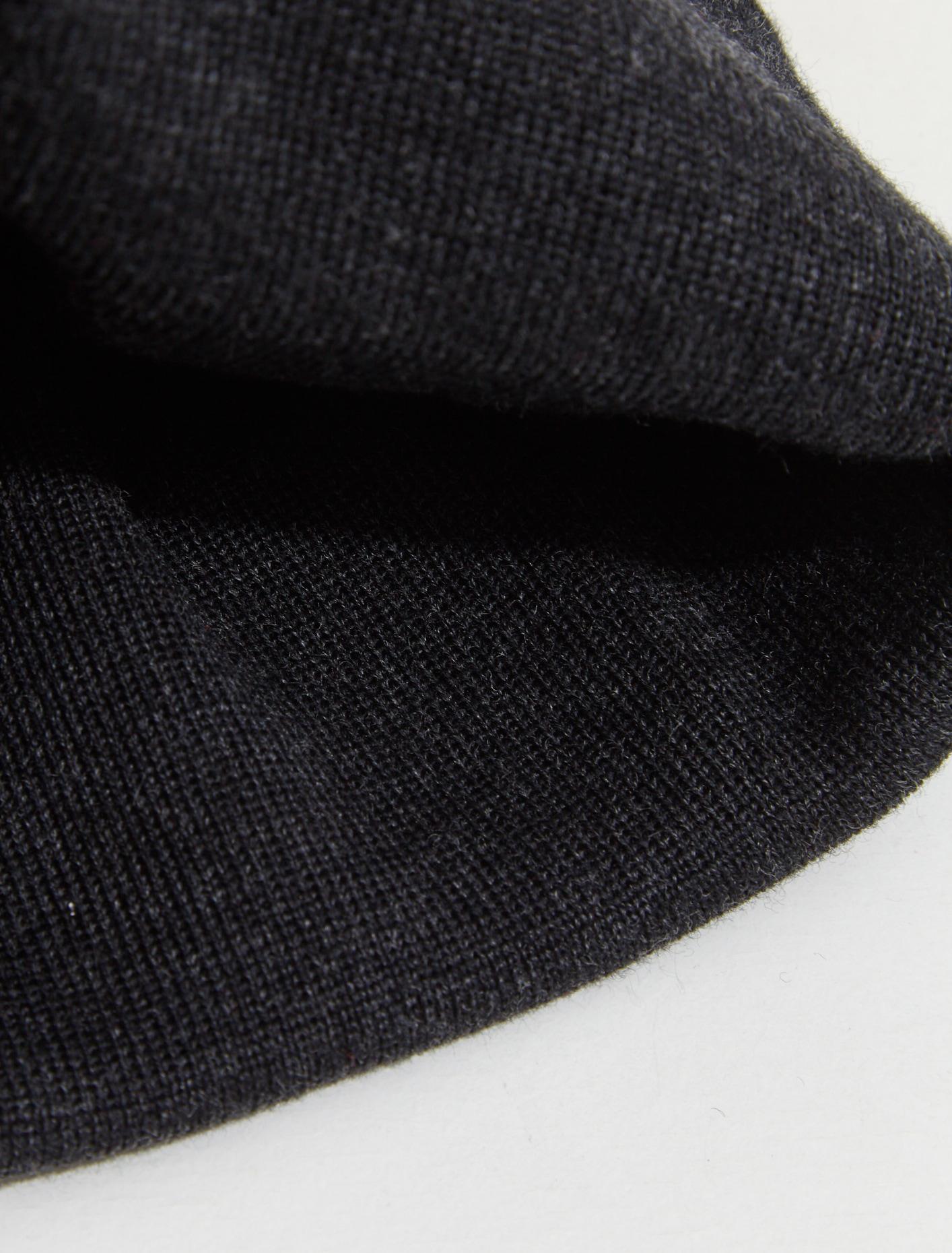 Fine Knit Merino Wool Beanie in Anthracite