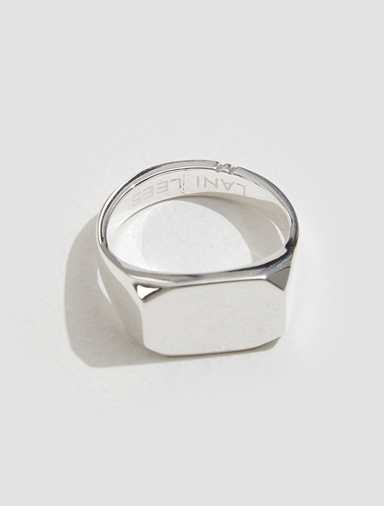 Signet Pure Ring in Silver