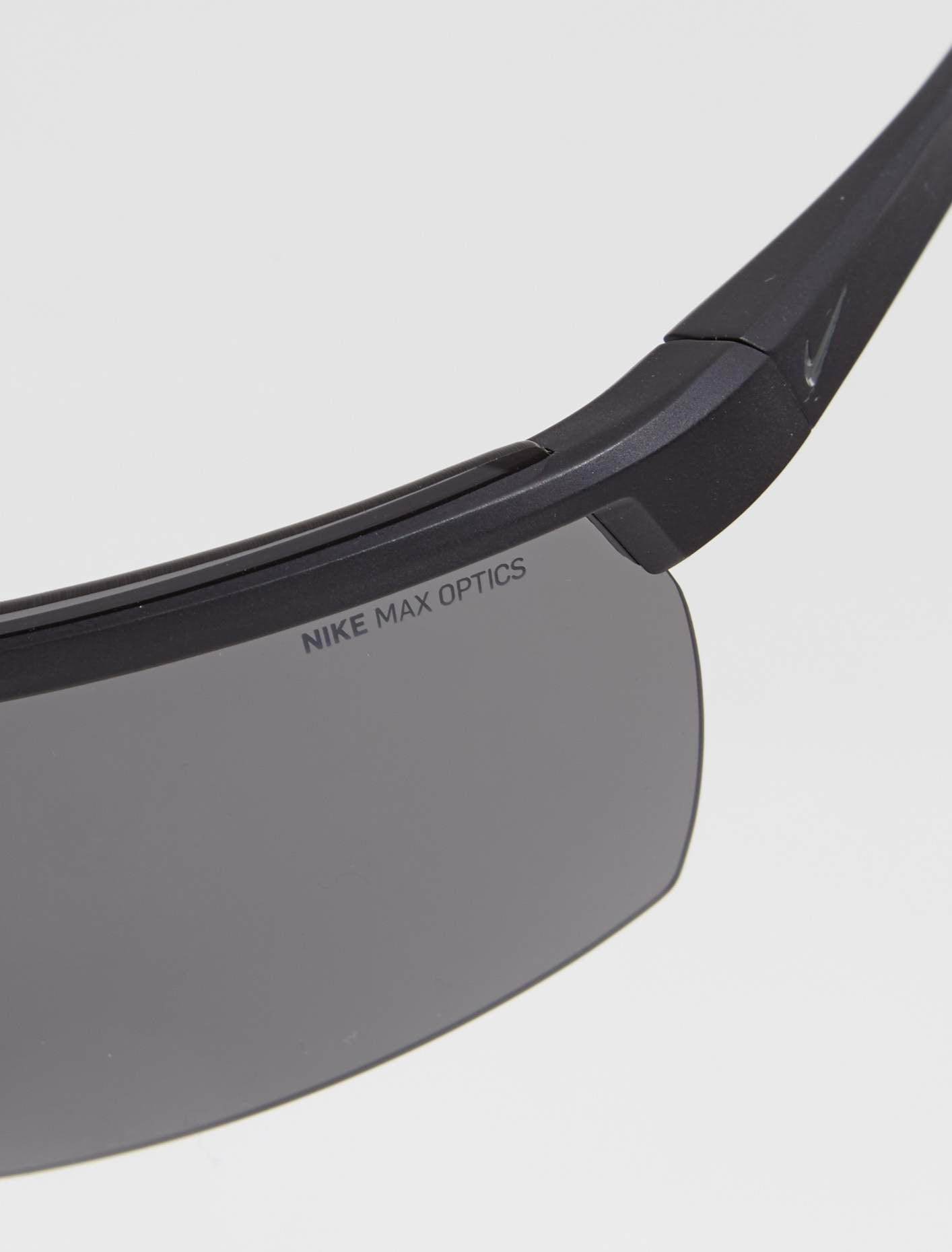 Windshield Elite Sunglasses in Black