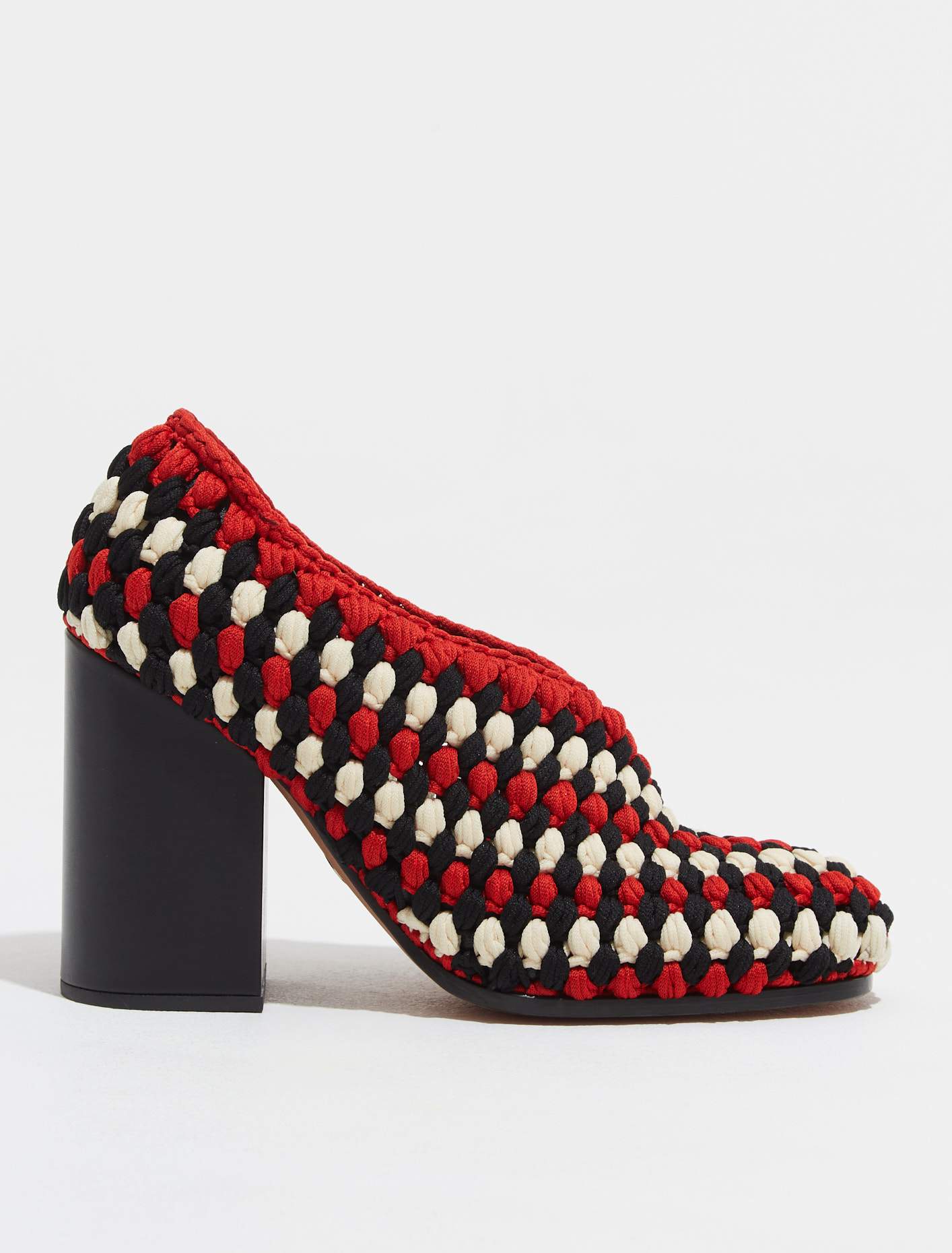 Macrame Pump