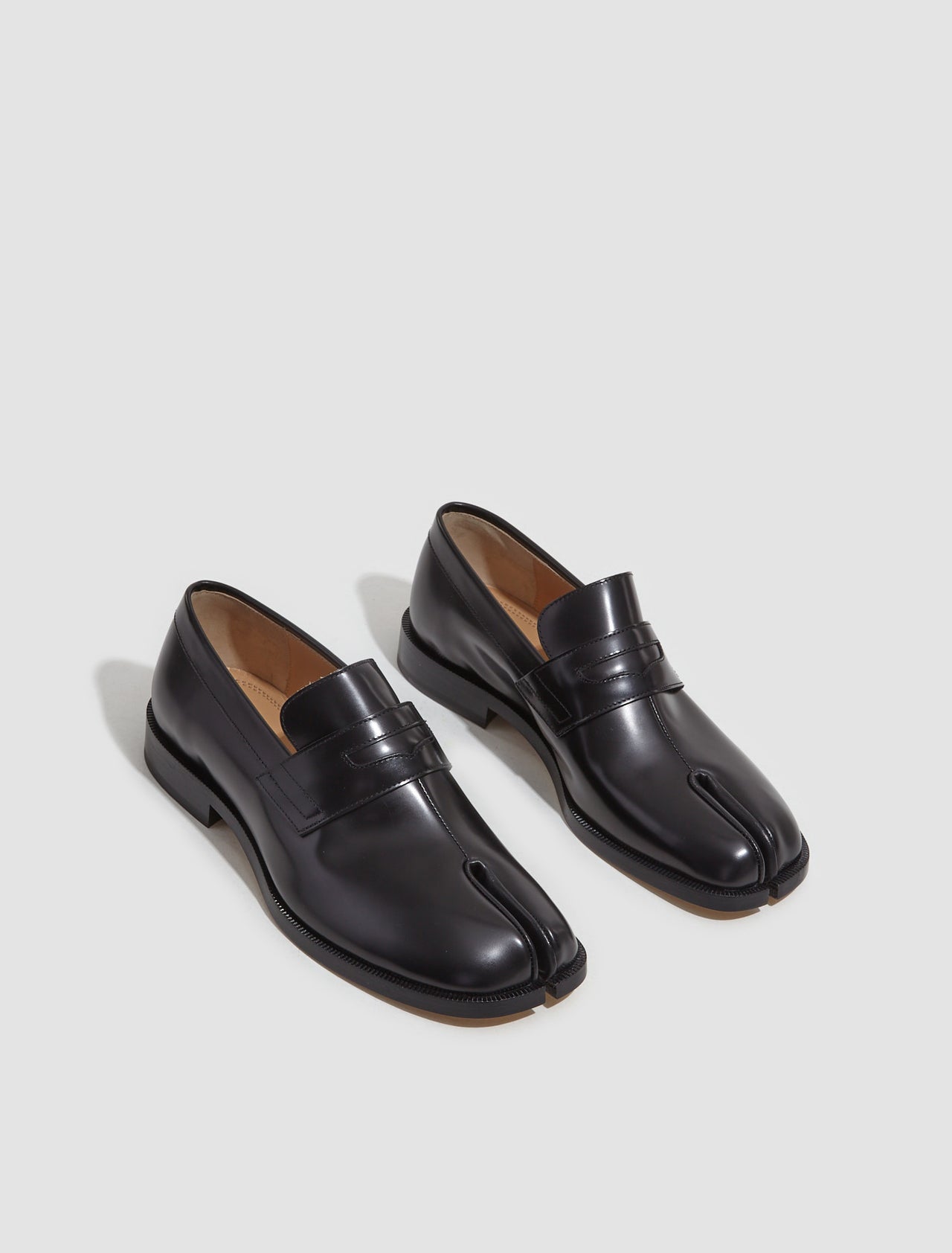 Tabi Loafers in Black