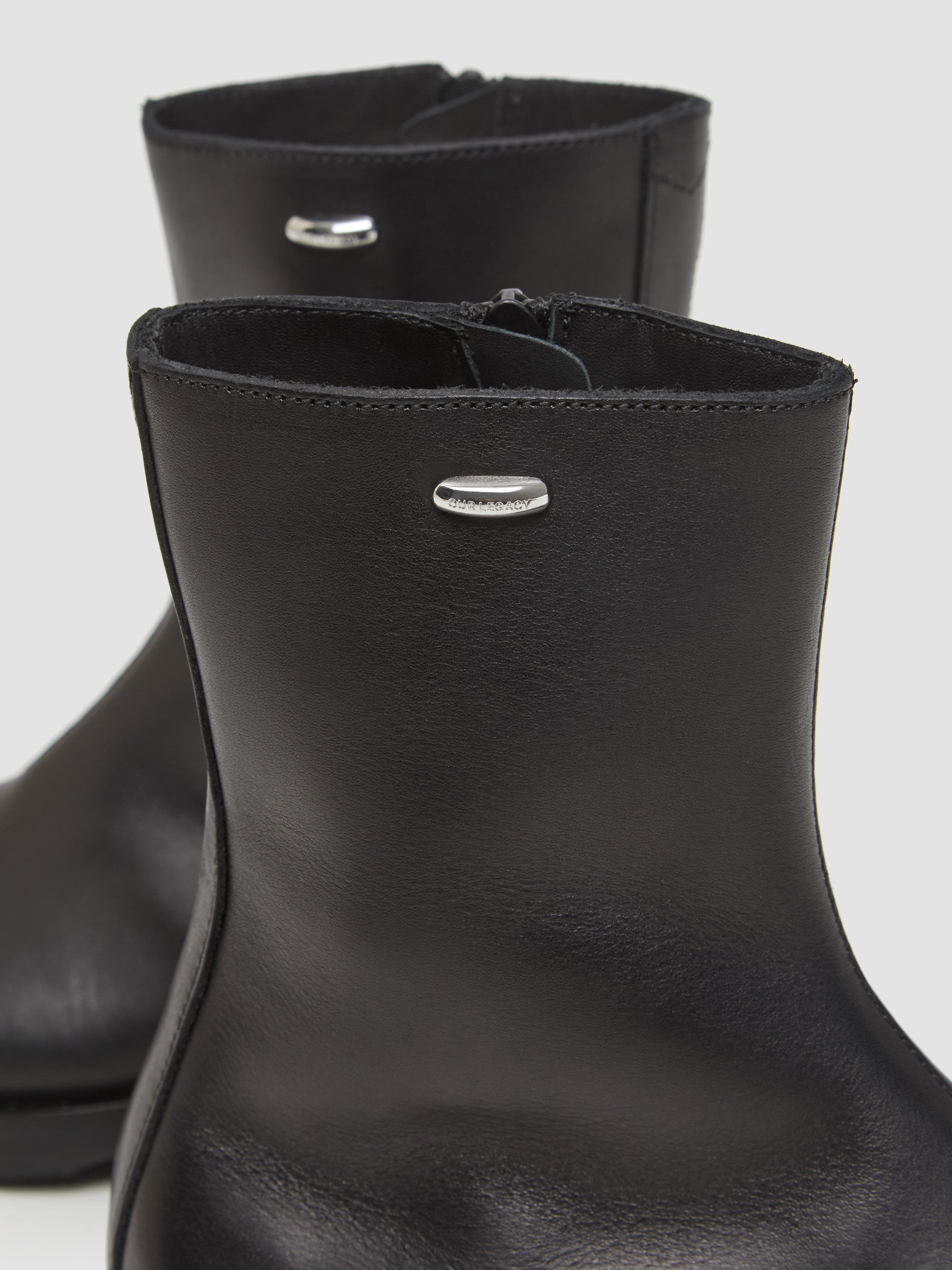 Camion Boots in Black