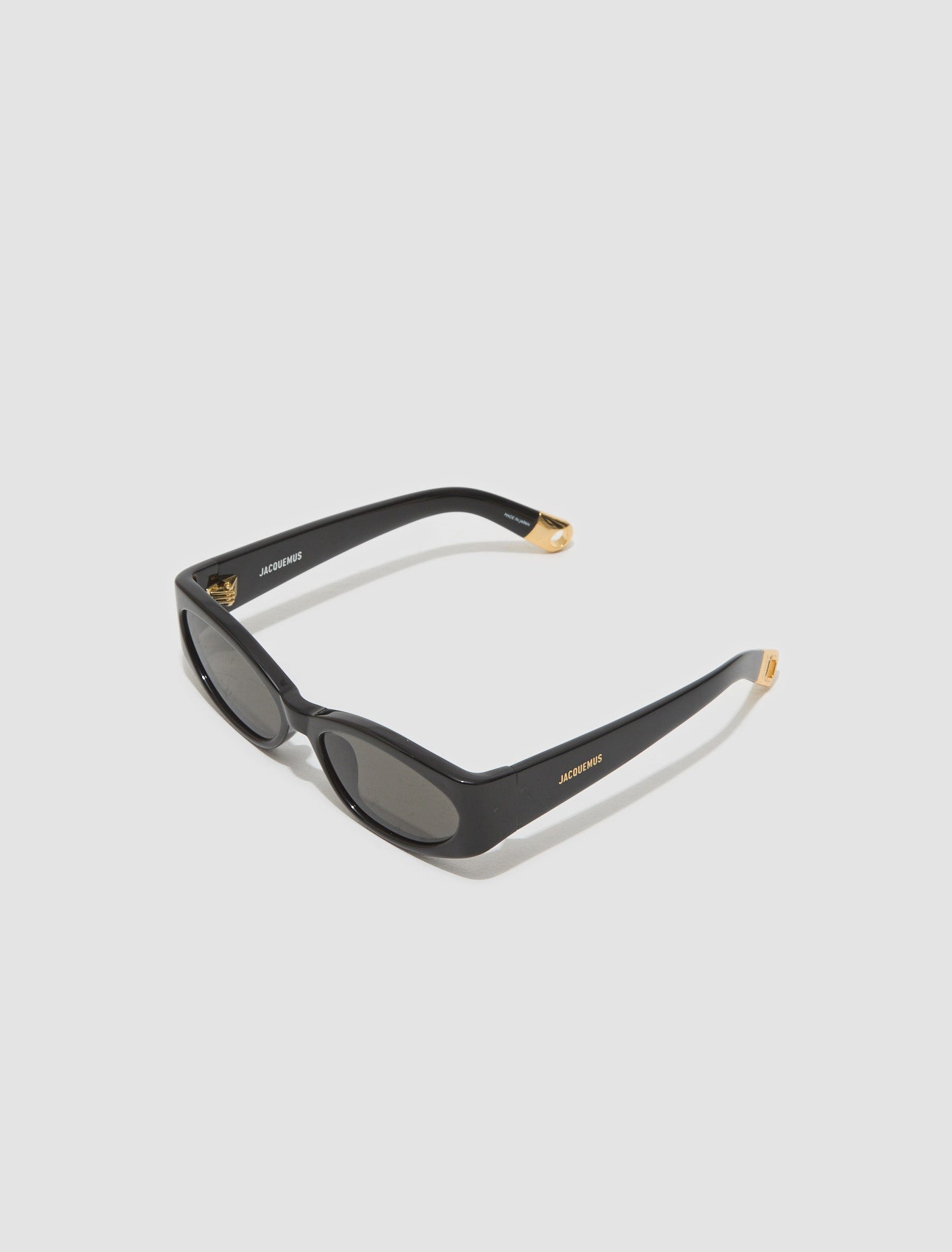 Les Lunettes Ovalo Sunglasses in Black