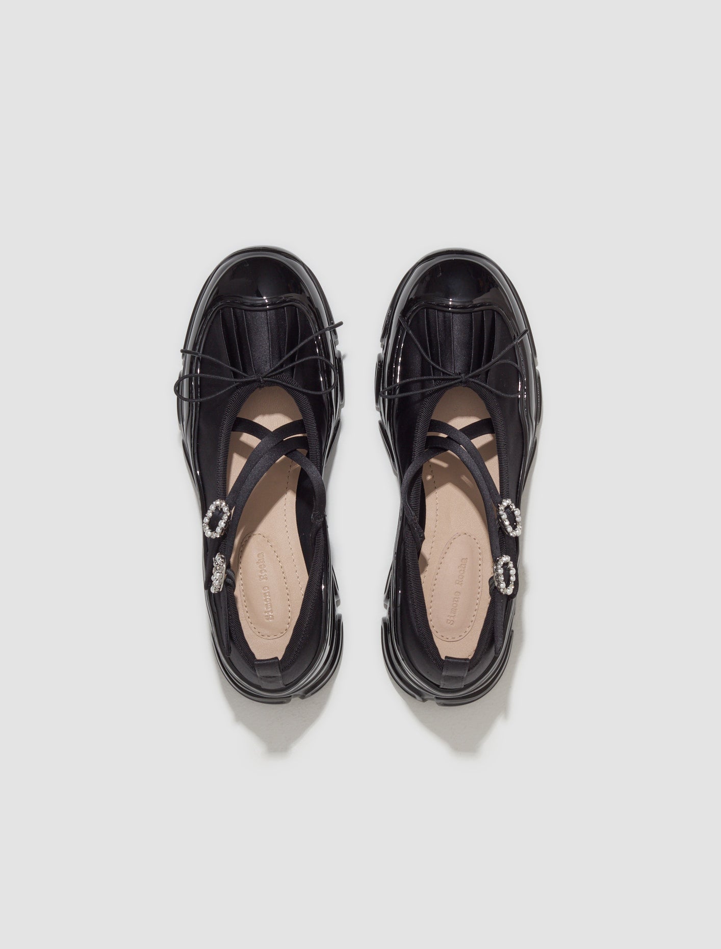 Classic Criss Cross Tracker Ballerina Shoes in Black