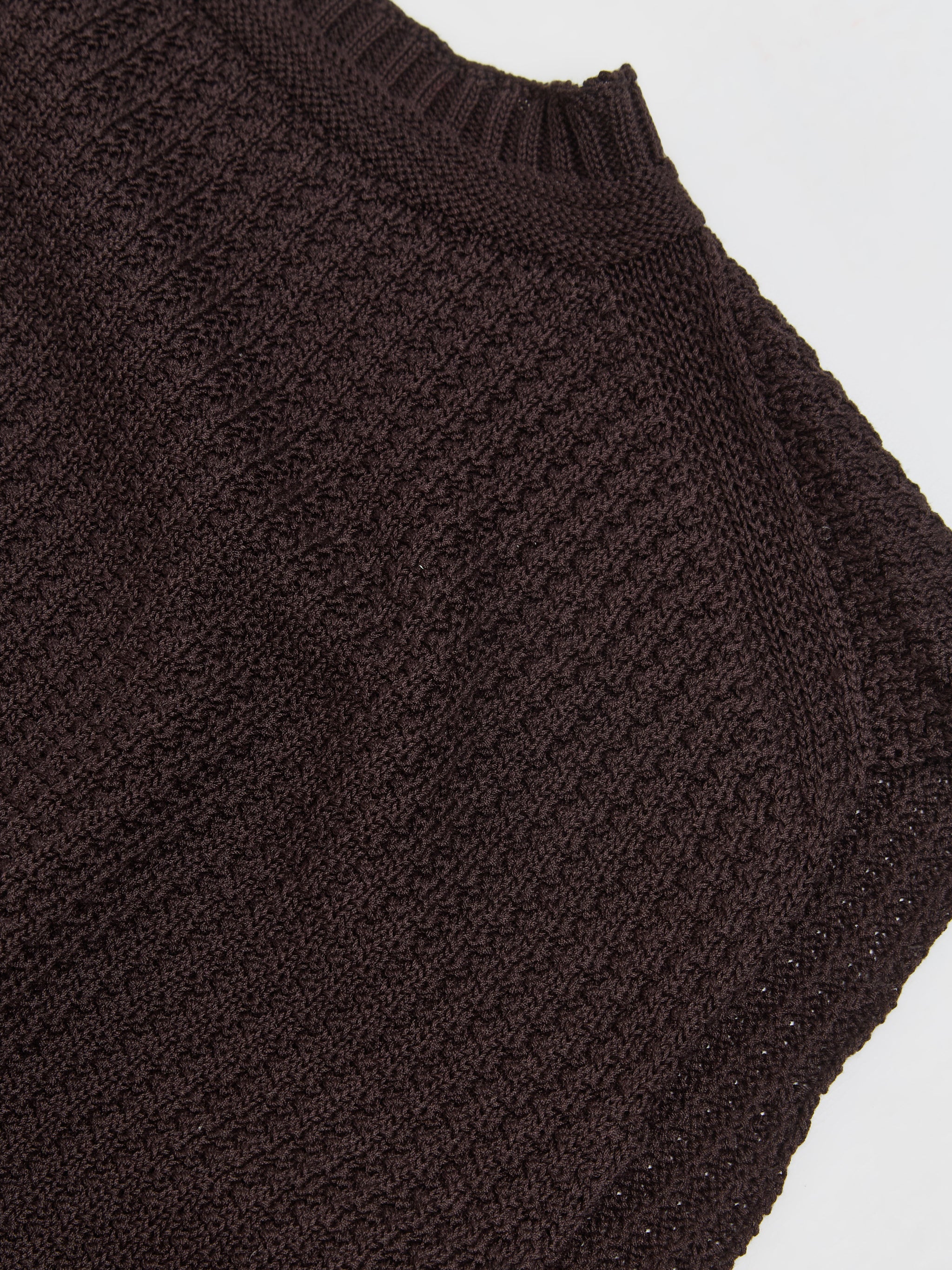 HOMME PLISSÉ Issey Miyake - Common Knit Vest in Brown HOMME PLISSÉ Issey Miyake - Common Knit Vest in Brown
