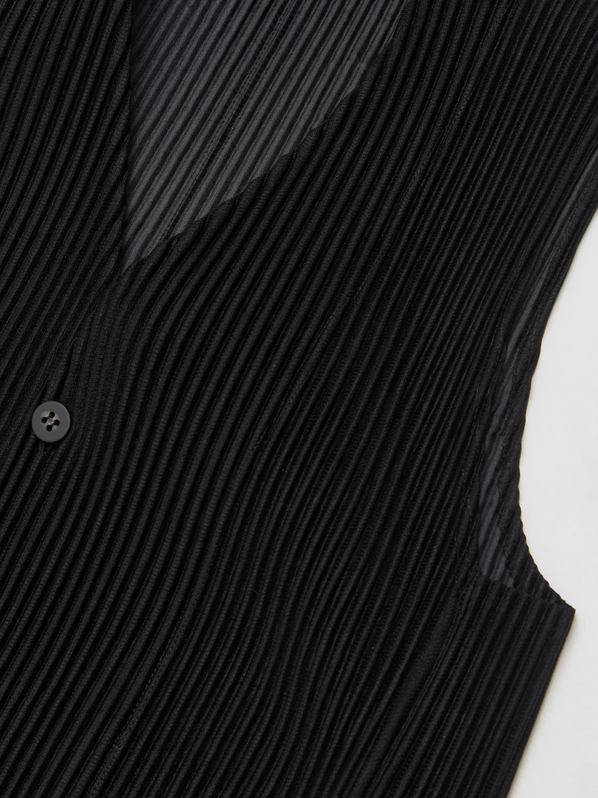 HOMME PLISSÉ Issey Miyake - Pleated Button-Up Vest in Black - HP47JE411-15
