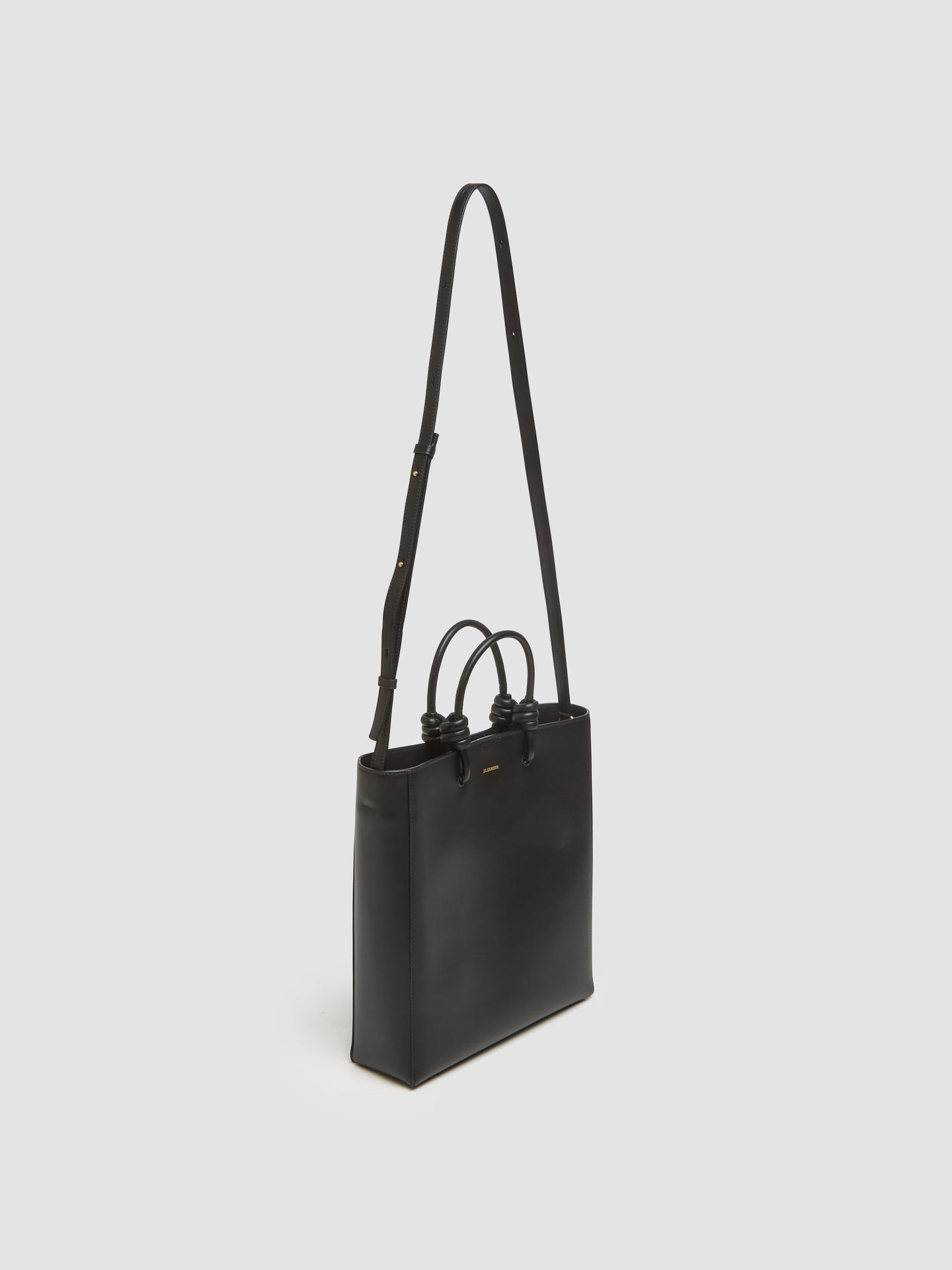 Giro Shoulder Bag in Black