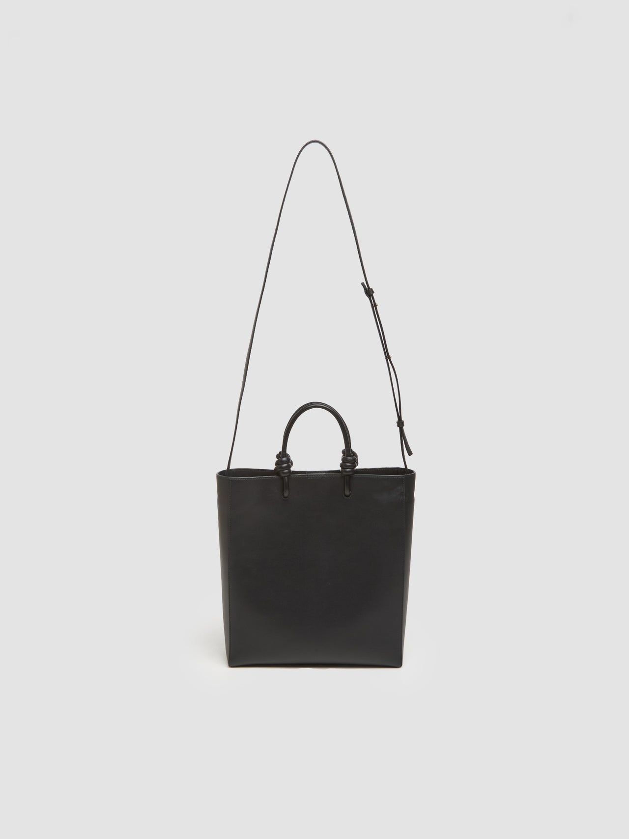 Giro Shoulder Bag in Black