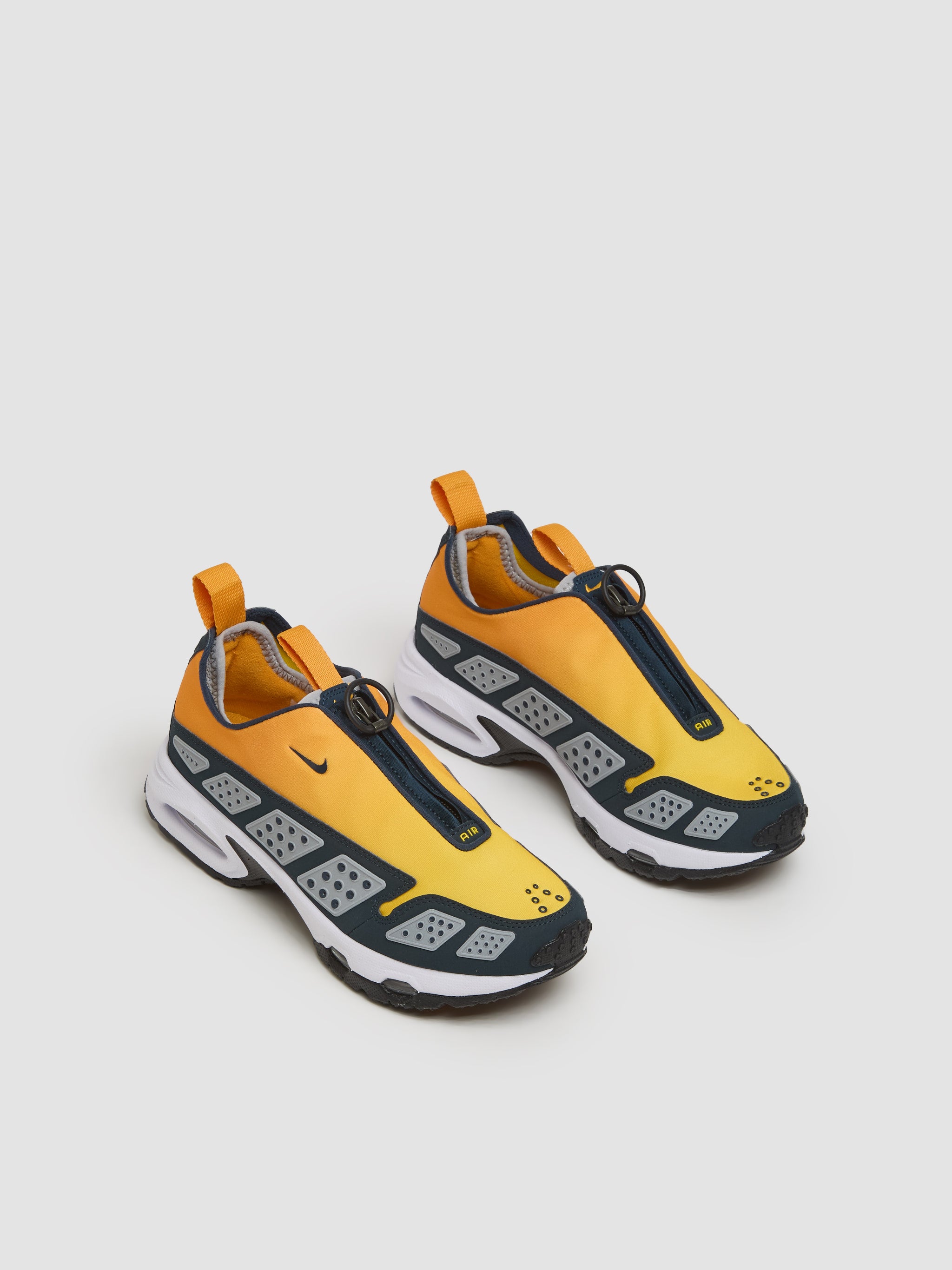 WMNS Air Max SNDR Sneaker in Canyon Gold