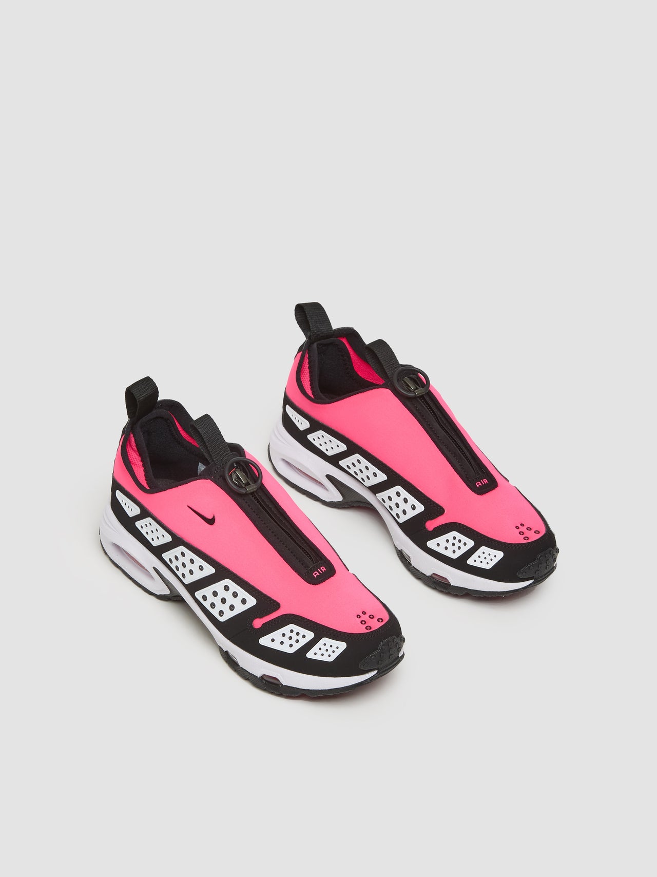 WMNS Air Max SNDR Sneaker in Hyper Pink