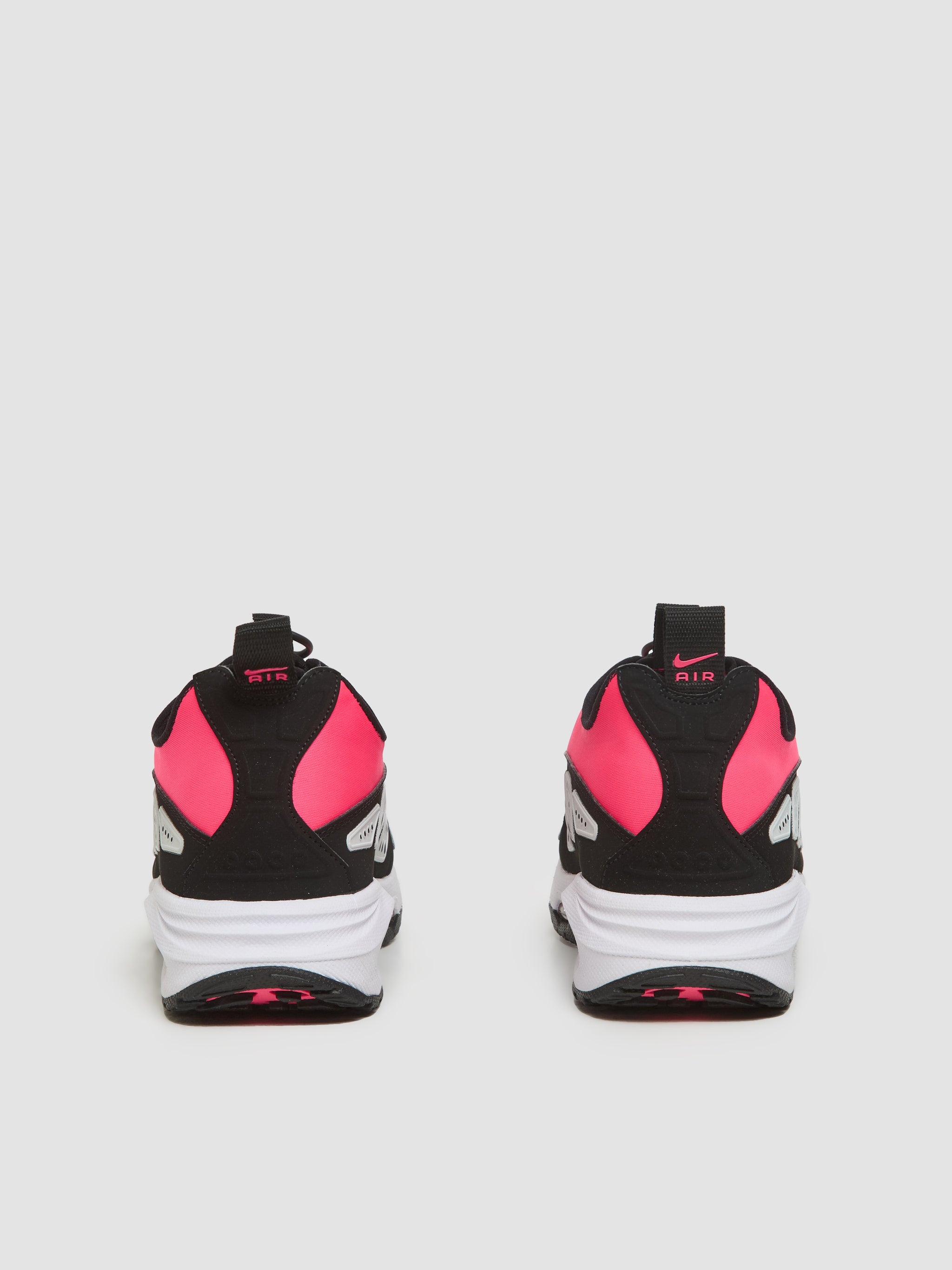 WMNS Air Max SNDR Sneaker in Hyper Pink