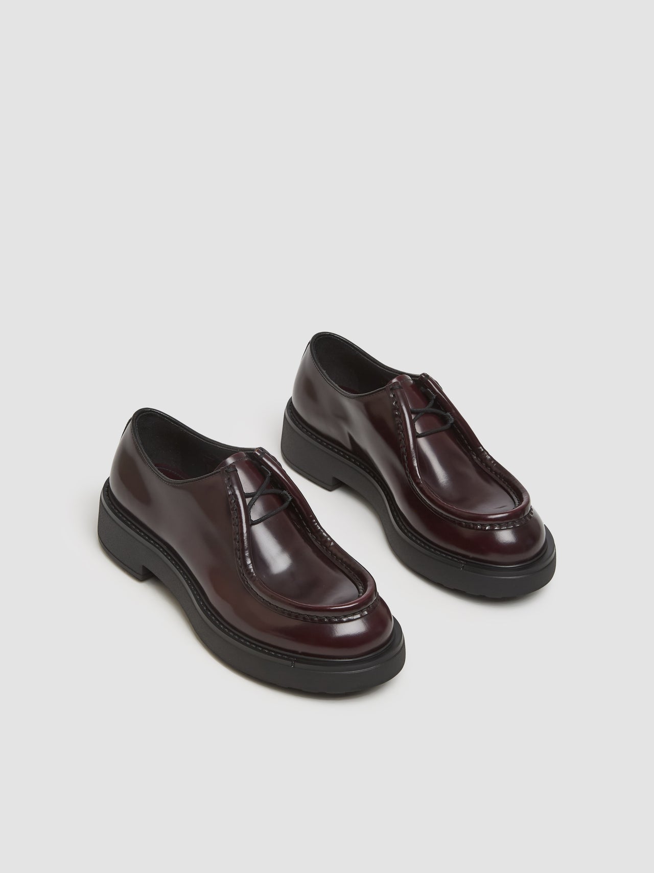 Diapason Opaque Brushed Leather Lace-Up Shoes in Cordovan