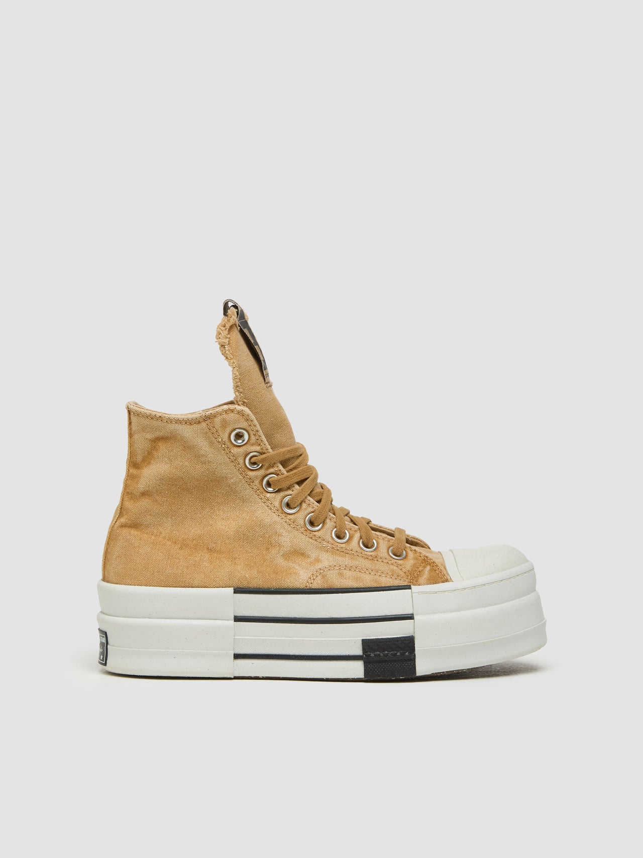 x DRKSHDW DBL DRKSTAR Chuck Taylor Hi Sneaker in Blonde