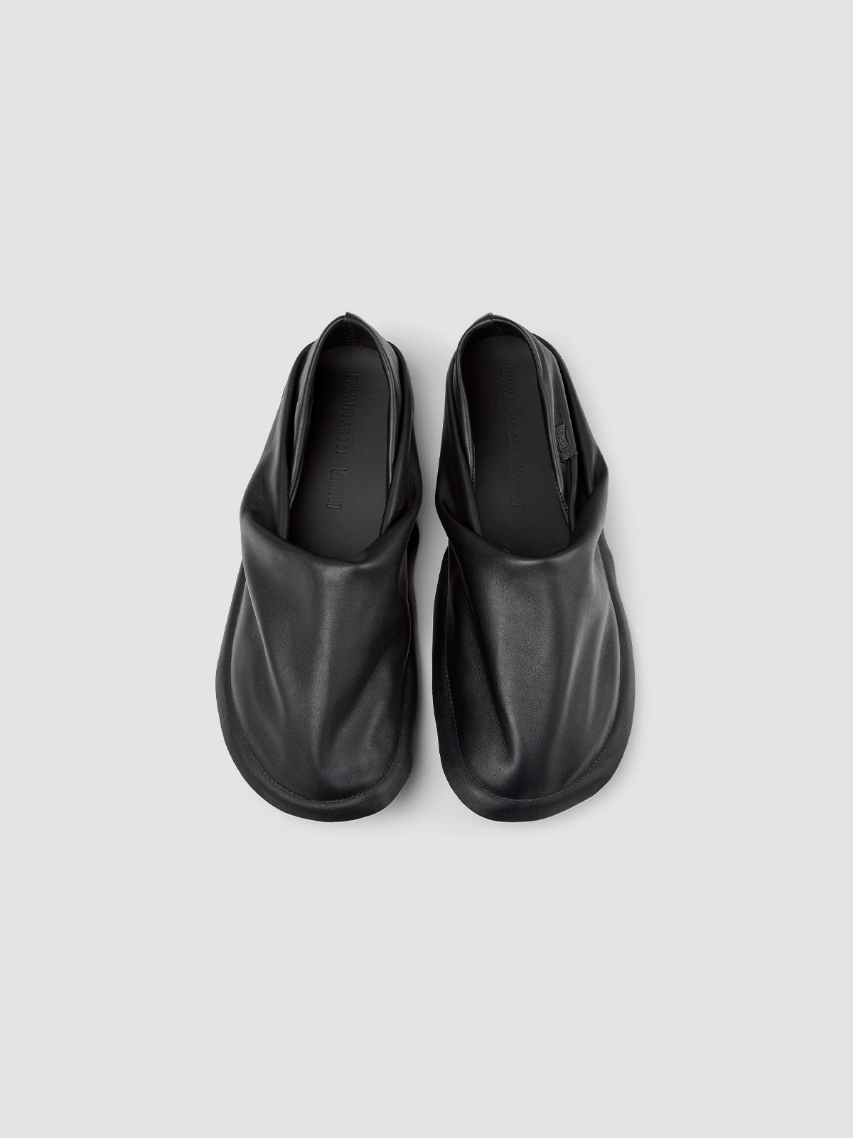 x Issey Miyake Women's Peu Form Shoes in Black