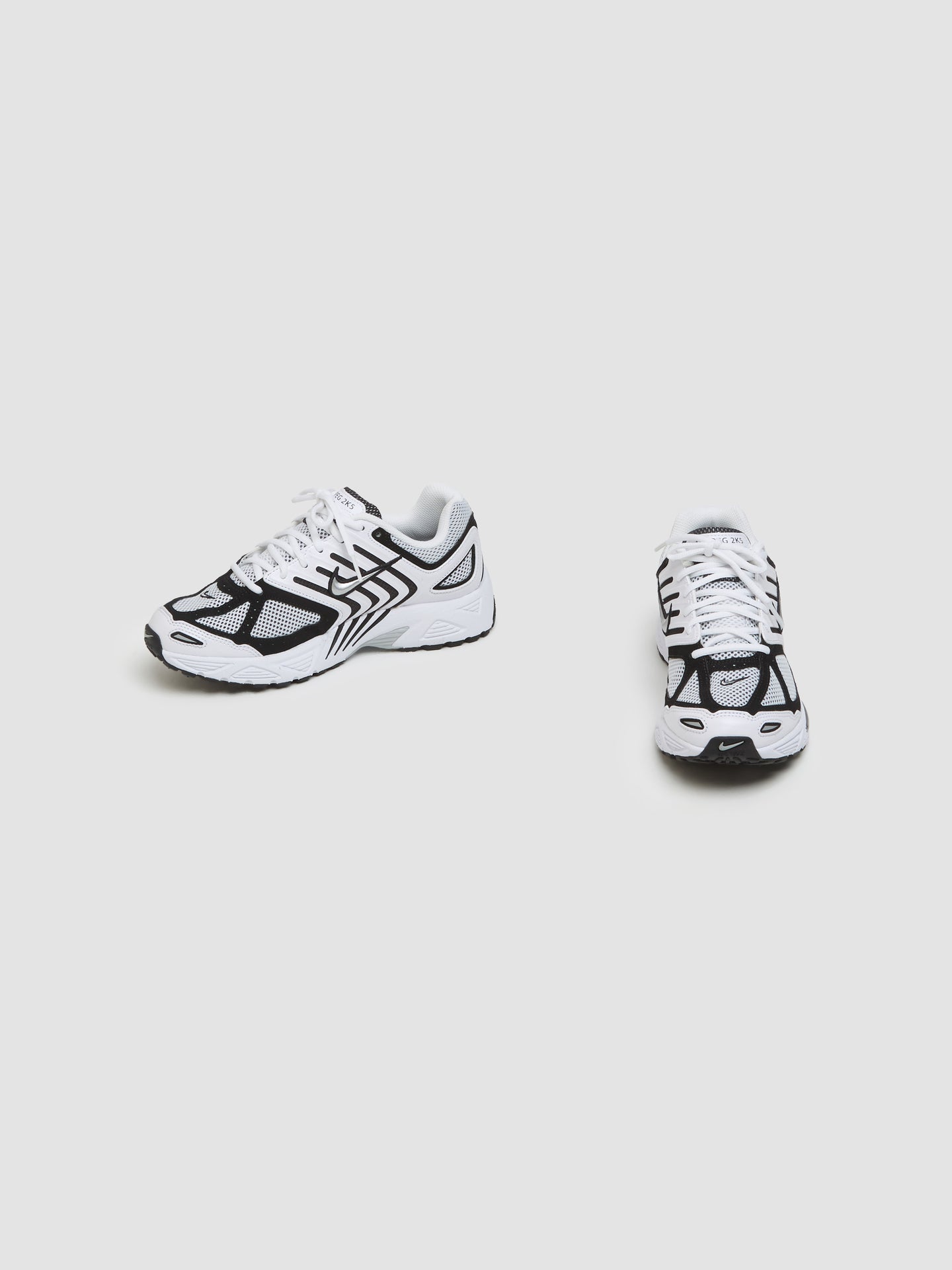 Air Pegasus 2K5 Sneaker in White & Black