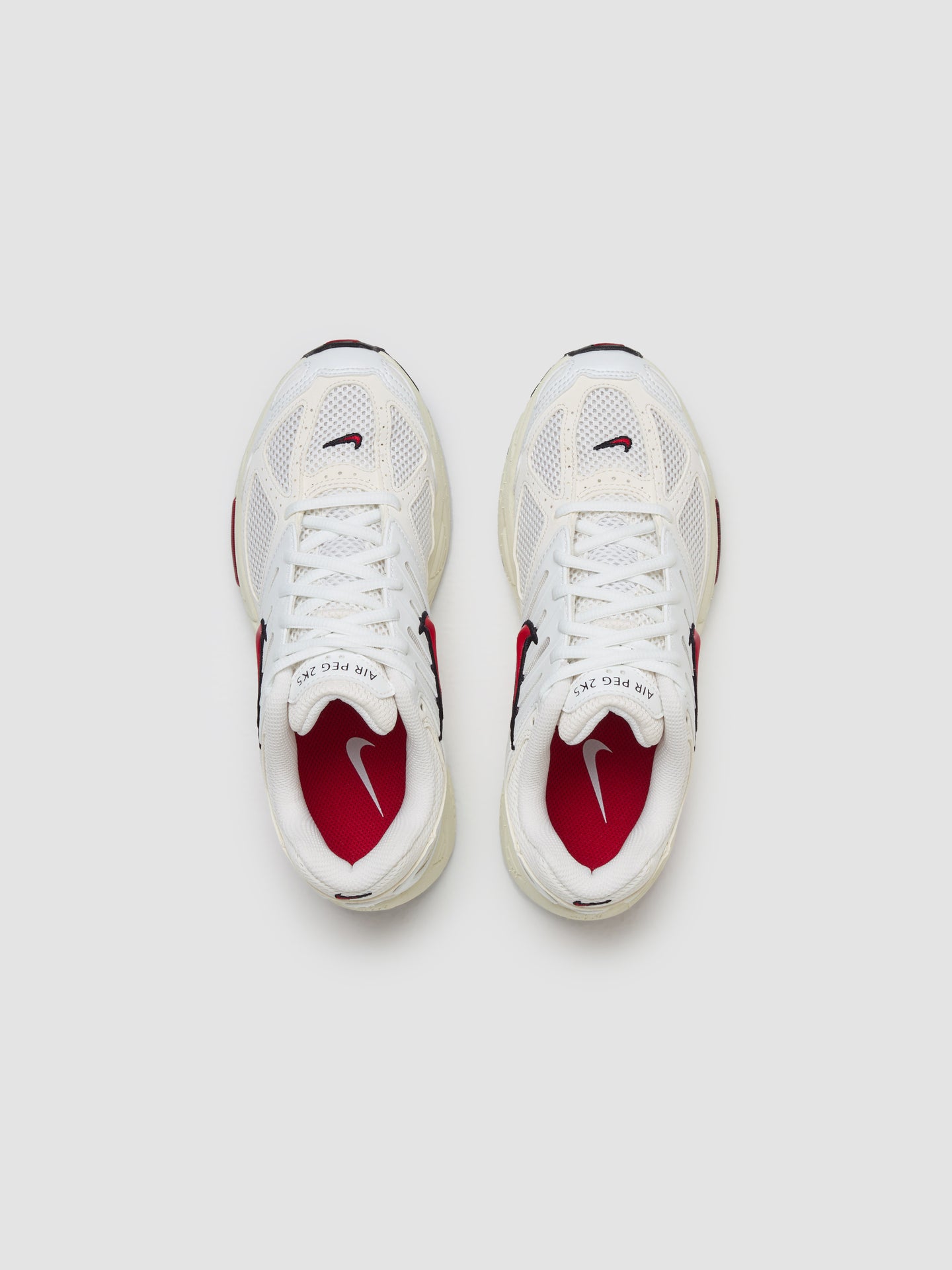 Air Pegasus 2K5 Sneaker in White & Red