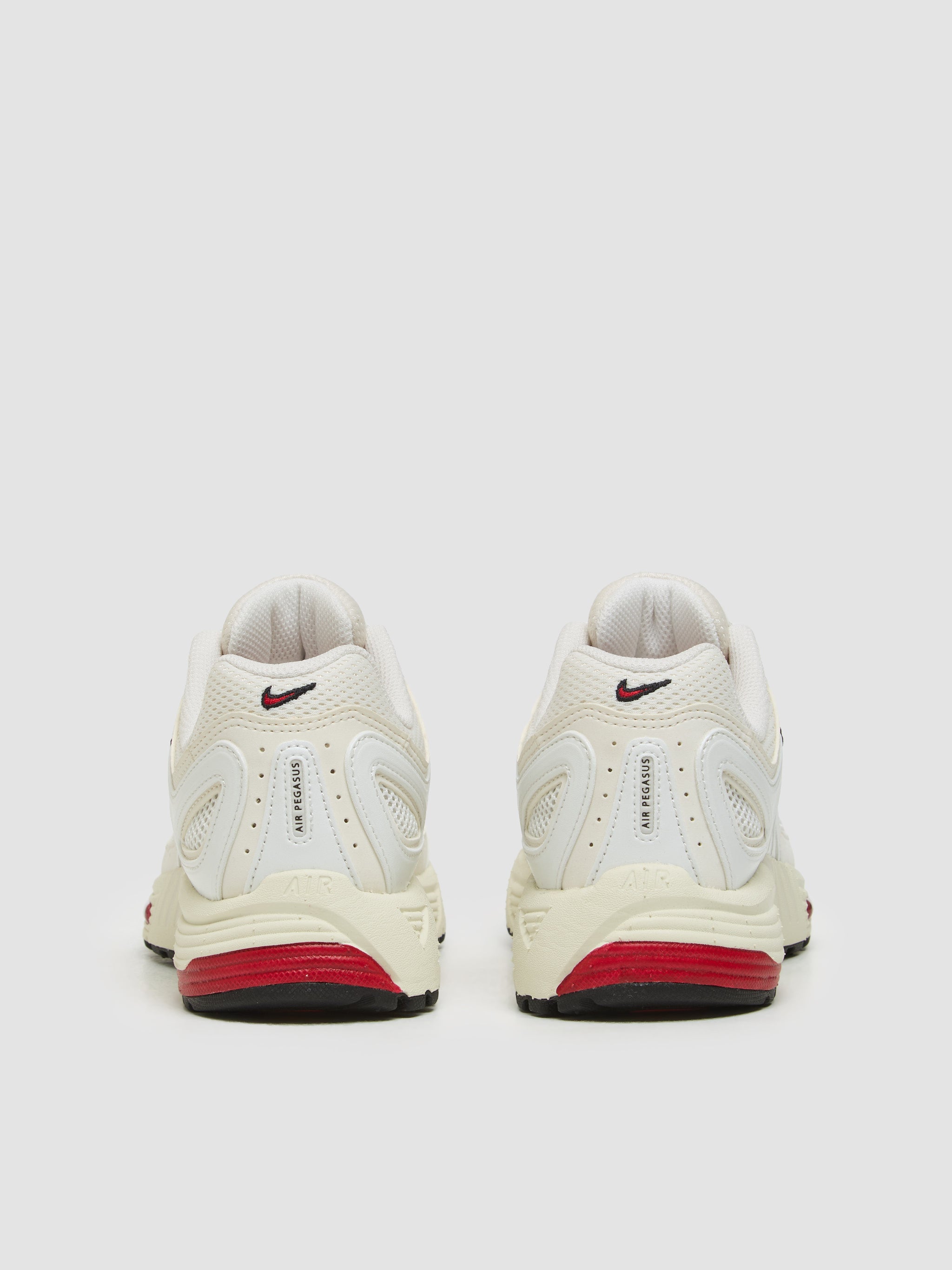 Air Pegasus 2K5 Sneaker in White & Red