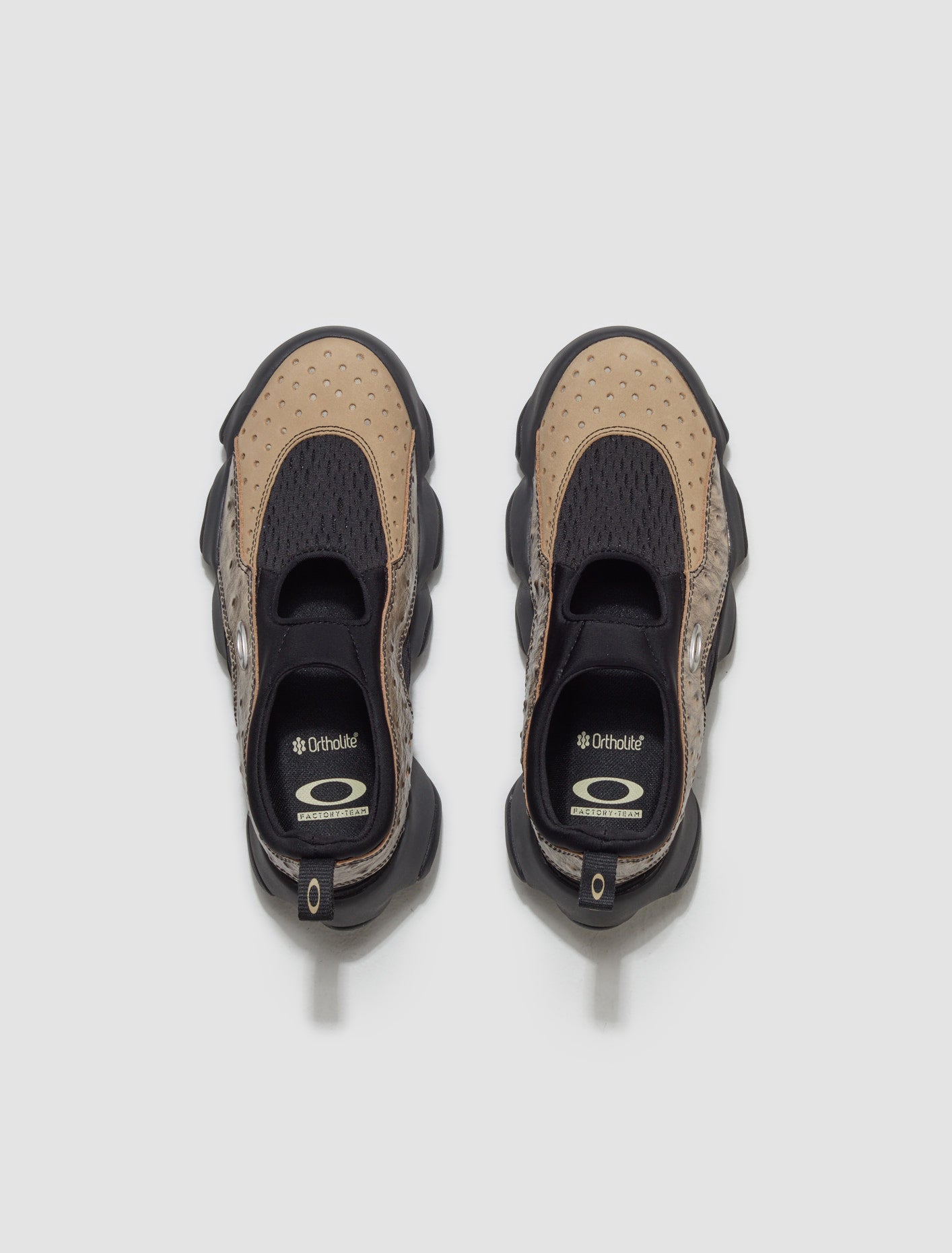 Ostrich Flesh Sandal in Castle & Black